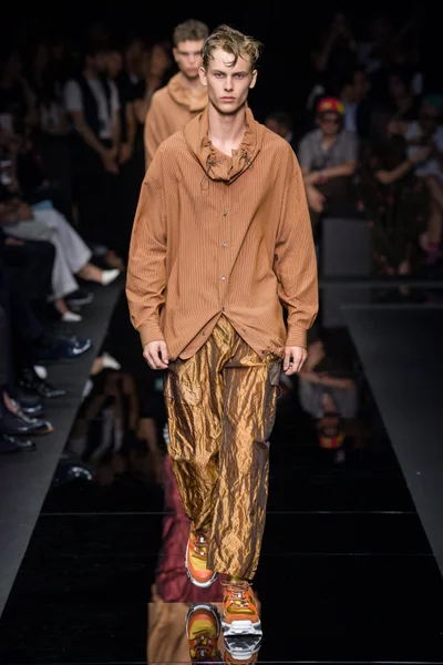 Look 40
